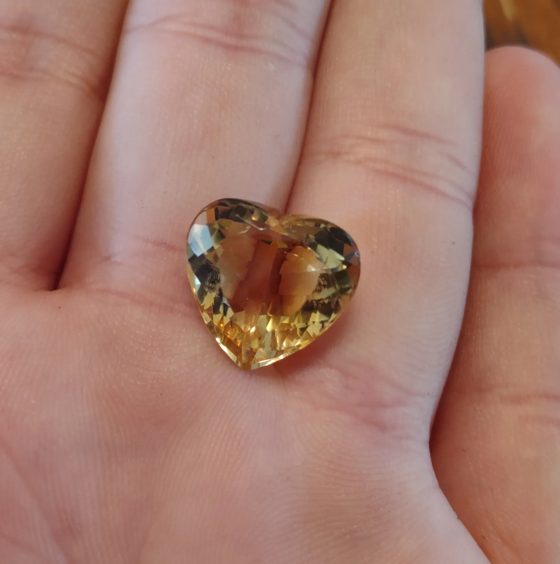 11 ct BEAUTIFUL GOLDEN CITRINE WITH CERTIFICATION FROM OLD COLLECTION