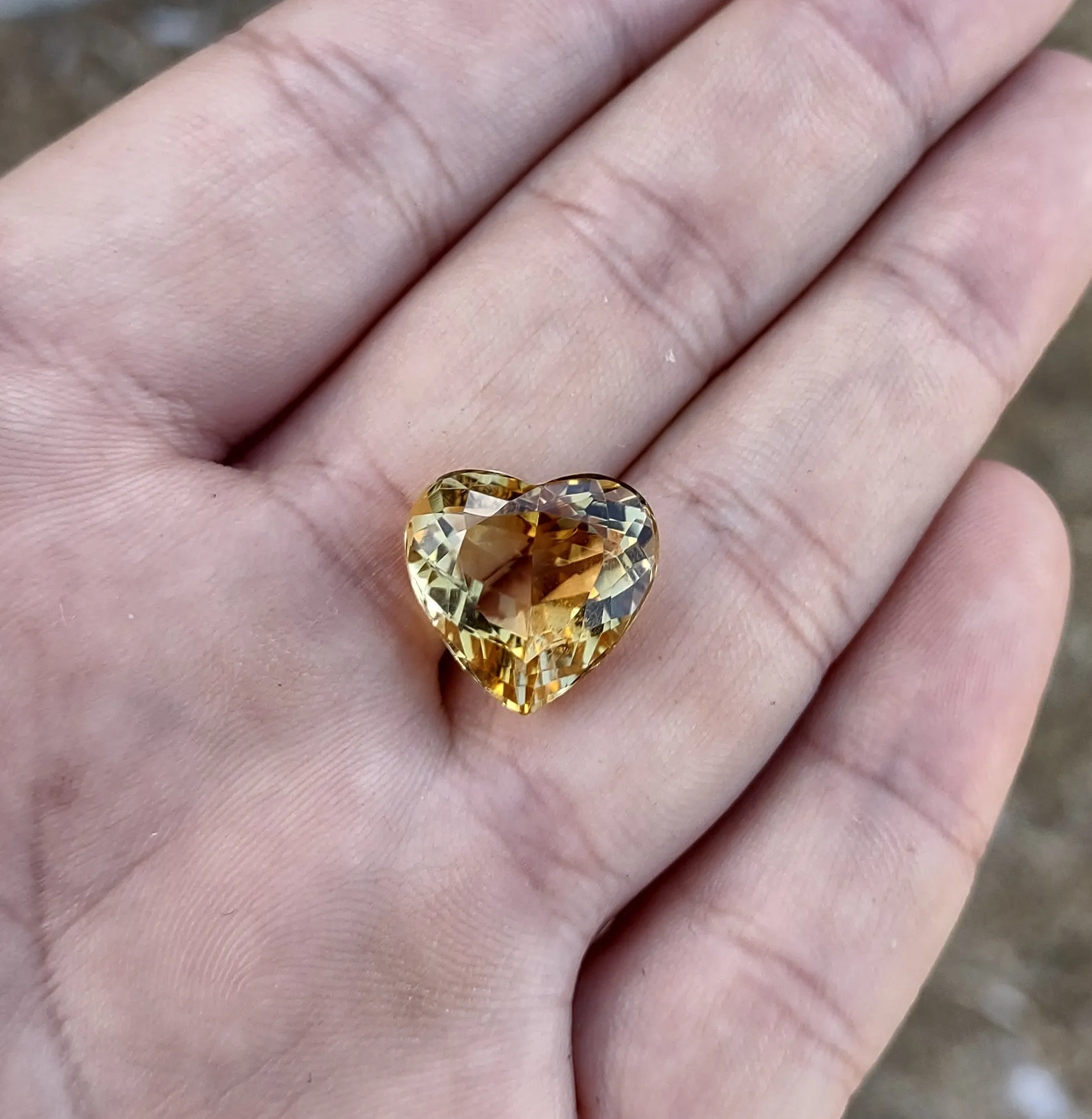 11 ct BEAUTIFUL GOLDEN CITRINE WITH CERTIFICATION FROM OLD COLLECTION