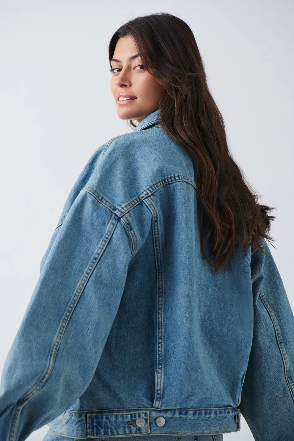 Loose denim jacket