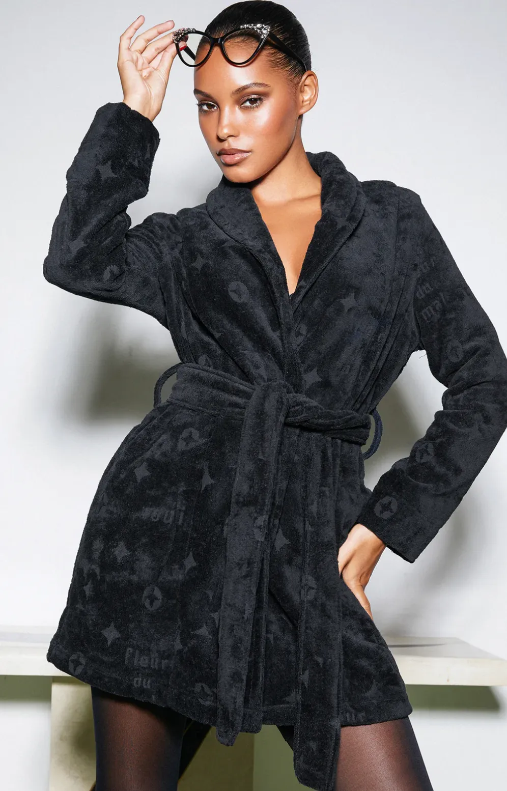 TERRYCLOTH SHORT ROBE