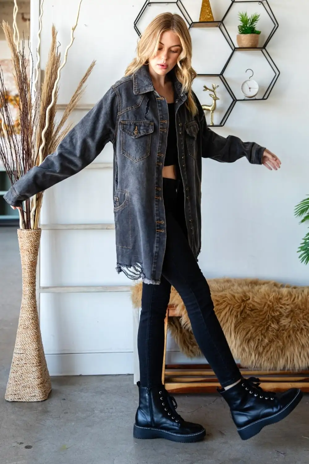 Veveret Button Up Distressed Frayed Hem Denim Jacket